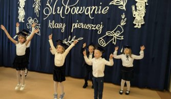 Ślubowanie uczniów klasy pierwszej