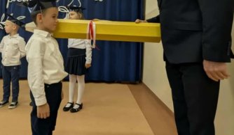 Ślubowanie uczniów klasy pierwszej