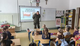 „Edukacja z wojskiem” - wykład ppor. dr Sławomira Franca z WOT