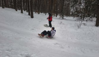 Śnieżna wyprawa pełna radości – szkolny kulig w Dylach