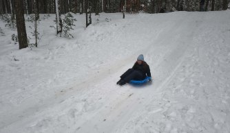 Śnieżna wyprawa pełna radości – szkolny kulig w Dylach