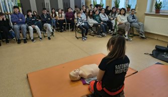 Gdy liczy się każda sekunda – spotkanie z ratownikiem medycznym